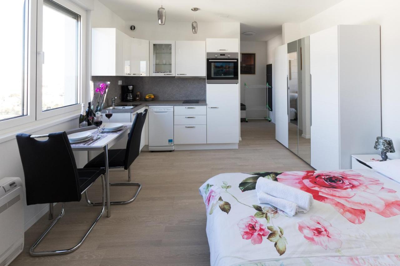 Studio Apartman Moonlight Задар Екстер'єр фото
