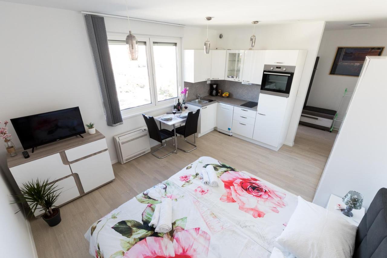 Studio Apartman Moonlight Задар Екстер'єр фото