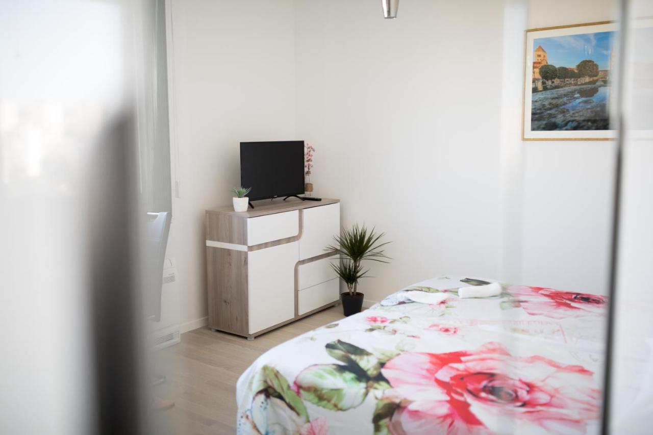 Studio Apartman Moonlight Задар Екстер'єр фото